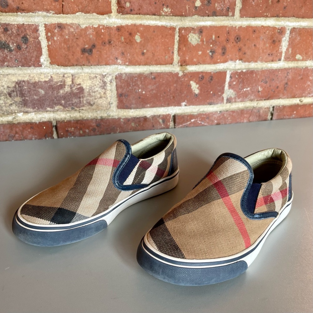 Burberry Nova Check Canvas Slip On Boy’s Sneakers Shoes Size 32 Loafers